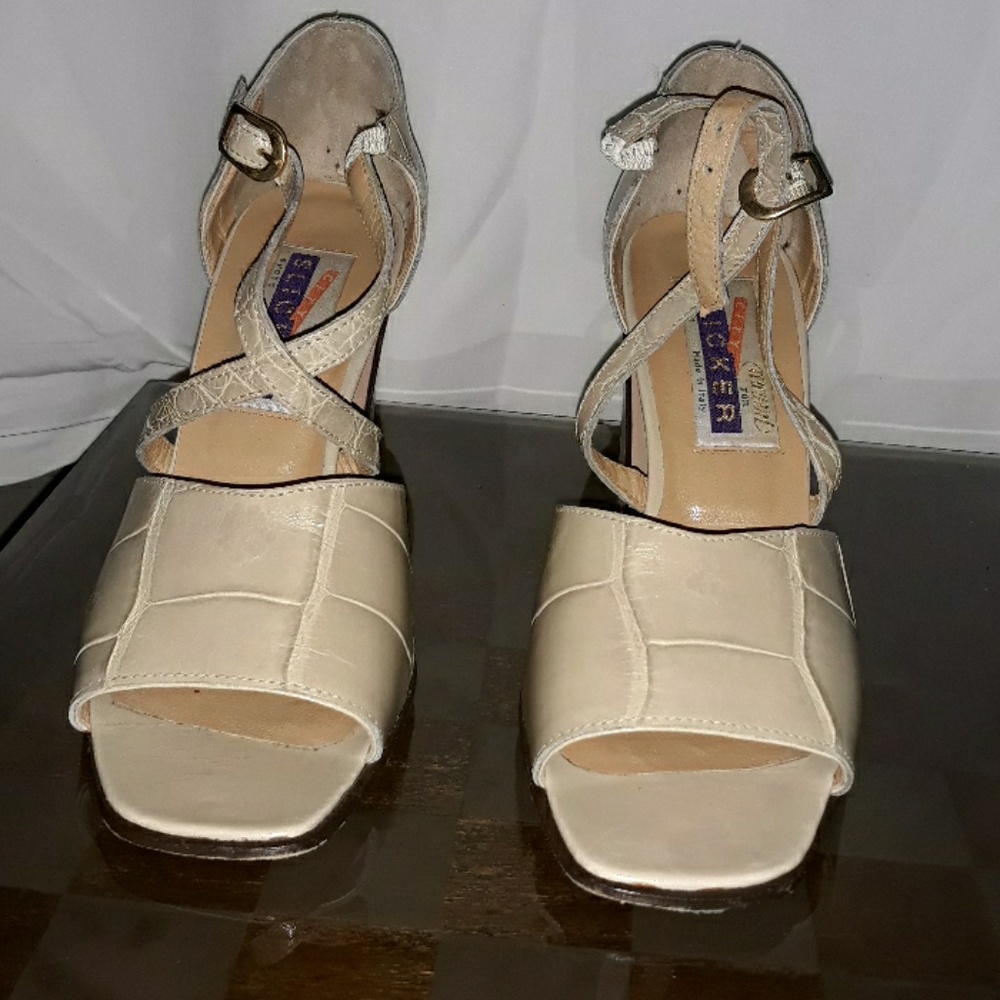Genuine Alligator sandals in good condition mauri
